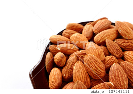 アーモンド 107245111