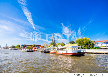 タイの暁の寺　ワットアルン（2023年撮影） 107248548