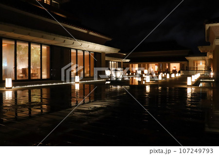 南国沖縄の高級リゾートホテル、ザ・リッツカールトン沖縄の夜景 107249793