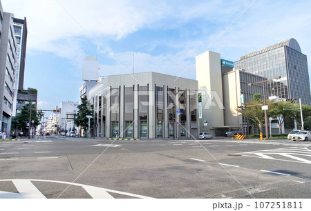 けやき大通り 公園前交差点 和歌山市 けやき大通り 公園前交差点 和歌山市 107251811