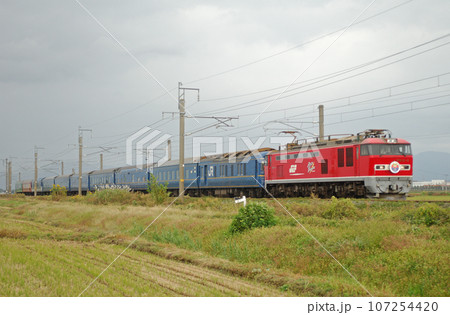 羽越本線　鶴岡ー藤島　JR貨物　EF510-6＋JR東日本　24系　夢空間　JR20周年記念号 107254420