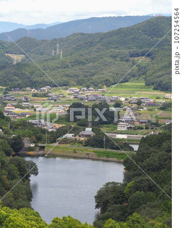 三石山からの風景【香川県さぬき市】みろく自然公園 107254564
