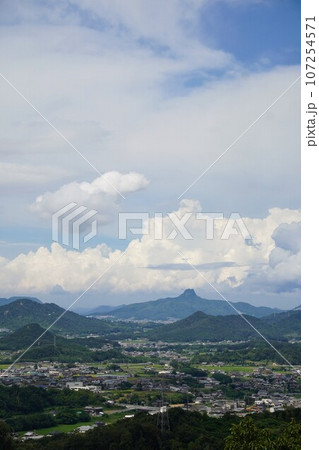三石山からの風景【香川県さぬき市】みろく自然公園8 三石山からの風景【香川県さぬき市】みろく自然公園8 107254571