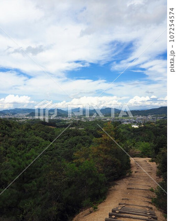 三石山からの風景【香川県さぬき市】みろく自然公園11 三石山からの風景【香川県さぬき市】みろく自然公園11 107254574