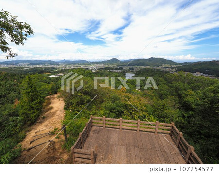 三石山からの風景【香川県さぬき市】みろく自然公園12 三石山からの風景【香川県さぬき市】みろく自然公園12 107254577