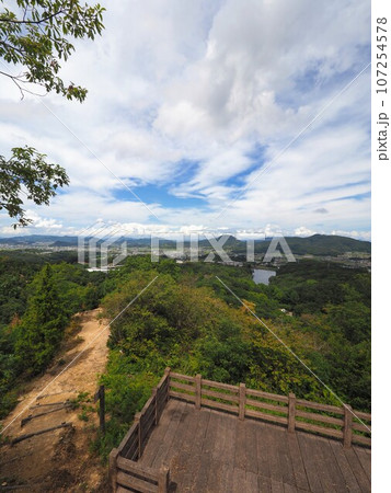 三石山からの風景【香川県さぬき市】みろく自然公園13 三石山からの風景【香川県さぬき市】みろく自然公園13 107254578