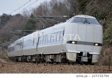 北陸本線　津幡ー倶利伽羅　JR西日本　683系　T21編成（金沢）　サンダーバード 107256766