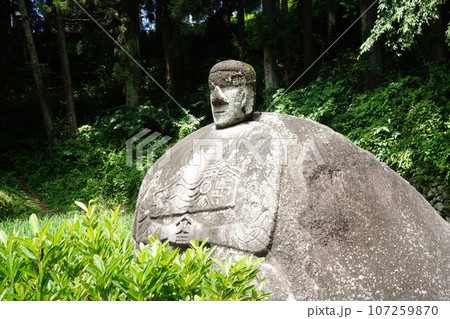 万治の石仏の横顔 107259870