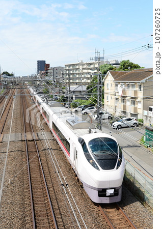 松戸付近走行中の特急 107260725