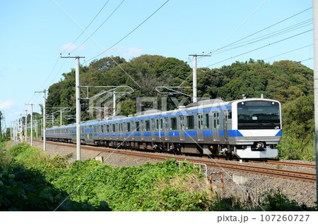 牛久付近走行中の常磐線 107260727