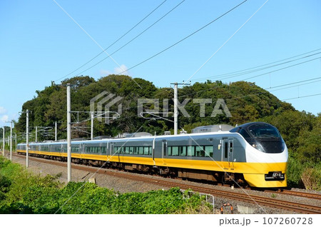 イエローのリバイバルカラーの常磐線特急 イエローのリバイバルカラーの常磐線特急 107260728