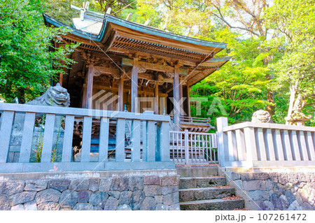 天津神社御本殿(左) 天津神社御本殿(左) 107261472