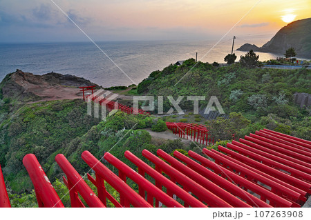 【元乃隅神社 (早朝)】 山口県長門市油谷津黄 107263908