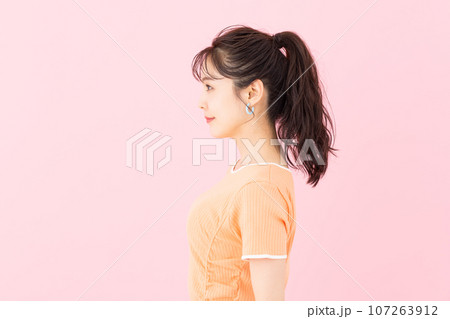若い女性のビューティ 107263912