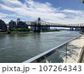 マンハッタンにかかるクイーンズボロ橋 107264343