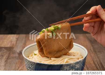 うどん きつね 箸あげ うどん きつね 箸あげ 107265371
