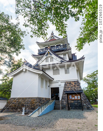 真夏に訪れた歴史の薫る横手公園と横手城 真夏に訪れた歴史の薫る横手公園と横手城 107266319