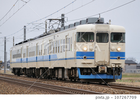 北陸本線　加賀笠間ー美川　JR西日本　413系　B04編成（金沢） 107267709