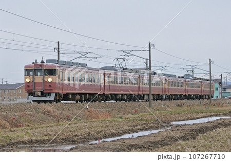 北陸本線　野々市ー松任　JR西日本　475系　A19+A16編成（金沢） 107267710