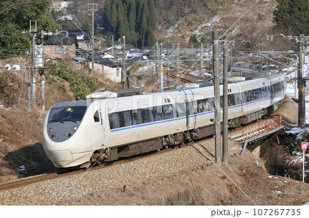 北陸本線 石動ー倶利伽羅 JR西日本 681系 W03(金沢)+N13編成 サンダーバード 北陸本線 石動ー倶利伽羅 JR西日本 681系 W03(金沢)+N13編成 サンダーバード 107267735