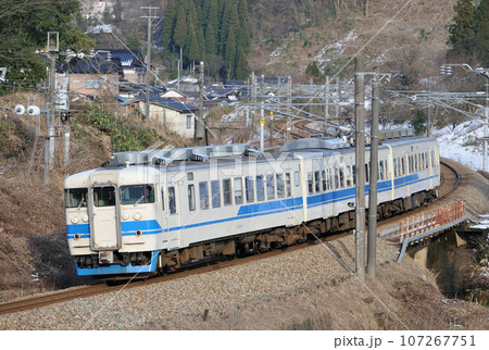 北陸本線 石動ー倶利伽羅 JR西日本 413系 B04編成(金沢) 北陸本線 石動ー倶利伽羅 JR西日本 413系 B04編成(金沢) 107267751