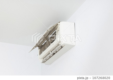 Air conditioner in clear white room in flat Air conditioner in clear white room in flat 107268020