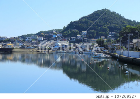 雑賀崎(さいかざき)【雑賀崎散策(海岸通り・西浜地区の水軒川) 】/ 和歌山市 雑賀崎(さいかざき)【雑賀崎散策(海岸通り・西浜地区の水軒川) 】/ 和歌山市 107269527