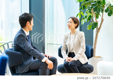 ビジネス　対談　インタビュー　会話 107270640