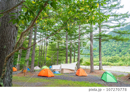 「長野県」上高地・小梨平キャンプ場の風景 「長野県」上高地・小梨平キャンプ場の風景 107270778