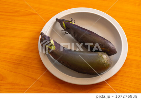 採りたて長崎長茄子 採りたて長崎長茄子 107276938