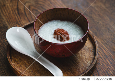 塩昆布の七分粥（おかゆ・お粥）　レンゲ 107277346