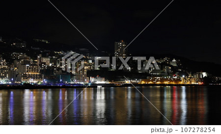 熱海港から見た、熱海市中心部の夜景 107278254