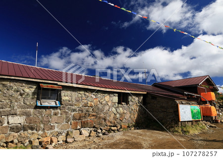 秋の北海道 大雪山 黒岳石室 秋の北海道 大雪山 黒岳石室 107278257