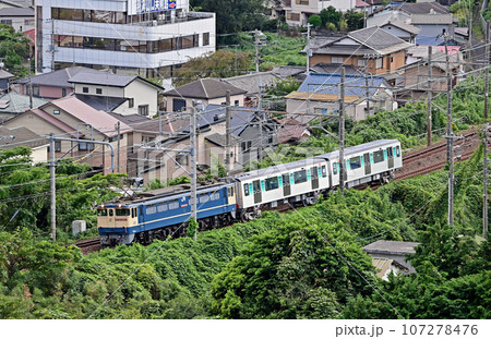 東海道本線 湯河原ー真鶴 JR貨物 EF65-2067+横浜市交通局地下鉄 10000形 中間車 東海道本線 湯河原ー真鶴 JR貨物 EF65-2067+横浜市交通局地下鉄 10000形 中間車 107278476
