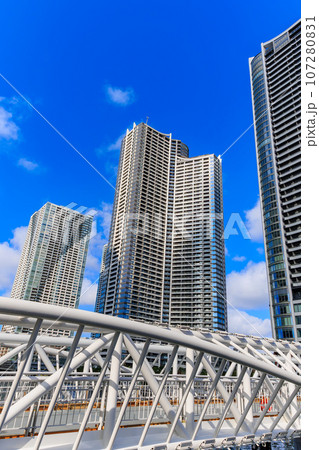 東京 中央区 勝どきの都市風景 パークタワー勝どき サウス 東京 中央区 勝どきの都市風景 パークタワー勝どき サウス 107280831
