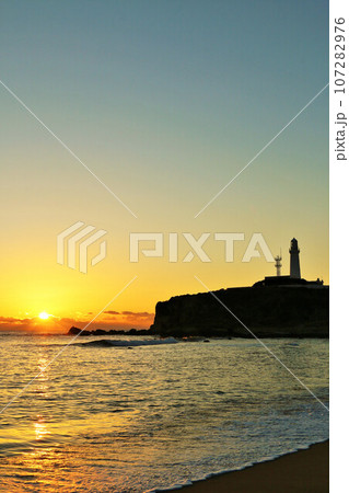 千葉県　銚子　犬吠埼からの初日の出 107282976