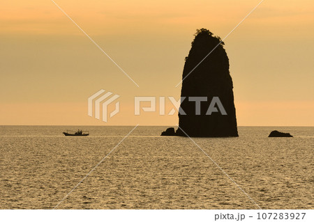 五島灘、角力灘、大角力の夕景 107283927