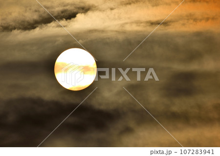 五島灘、角力灘、大角力の夕景 107283941