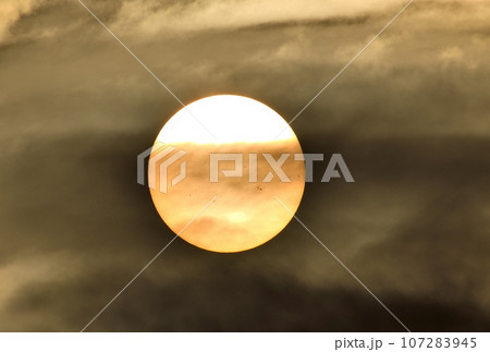 五島灘、角力灘、大角力の夕景 107283945