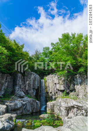 河川環境楽園、木曽川水園の大滝〈岐阜県各務原市〉 河川環境楽園、木曽川水園の大滝〈岐阜県各務原市〉 107284163