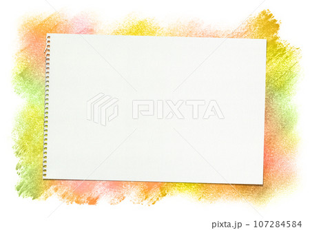 秋色の手描きパステルの背景と、白いスケッチブック 107284584