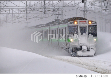 千歳線 北広島ー上野幌 JR北海道 721系 F-3203編成(札幌) エアポート 千歳線 北広島ー上野幌 JR北海道 721系 F-3203編成(札幌) エアポート 107284886