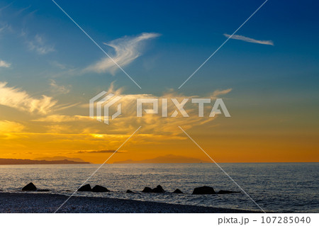 Sunset on the beaches of Spadafora, Sicily 107285040