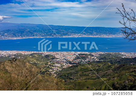Messina on the island of Sicily with the coast of Italy in the background Messina on the island of Sicily with the coast of Italy in the background 107285058