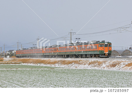 両毛線 駒形ー伊勢原 JR東日本 115系 T1022編成(高崎) 両毛線 駒形ー伊勢原 JR東日本 115系 T1022編成(高崎) 107285097