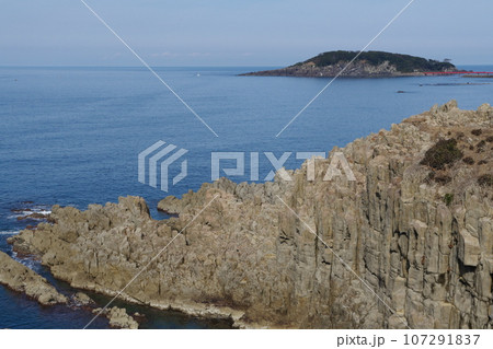 越前海岸の東尋坊と雄島 107291837