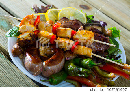 Meshans skara – mixed grilled meat Meshans skara – mixed grilled meat 107291997