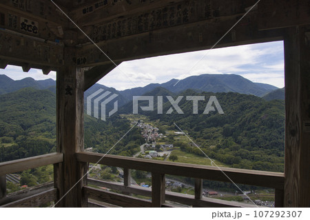 五大堂からの雄大な眺め　山寺　山形県山形市 107292307