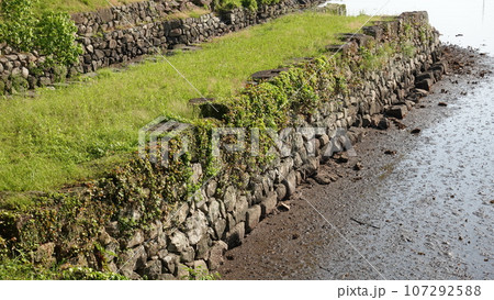 大村藩 お船蔵跡(長崎県大村市:玖島城の船蔵) 大村藩 お船蔵跡(長崎県大村市:玖島城の船蔵) 107292588