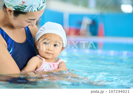 ベビースイミング　母と子 107294021